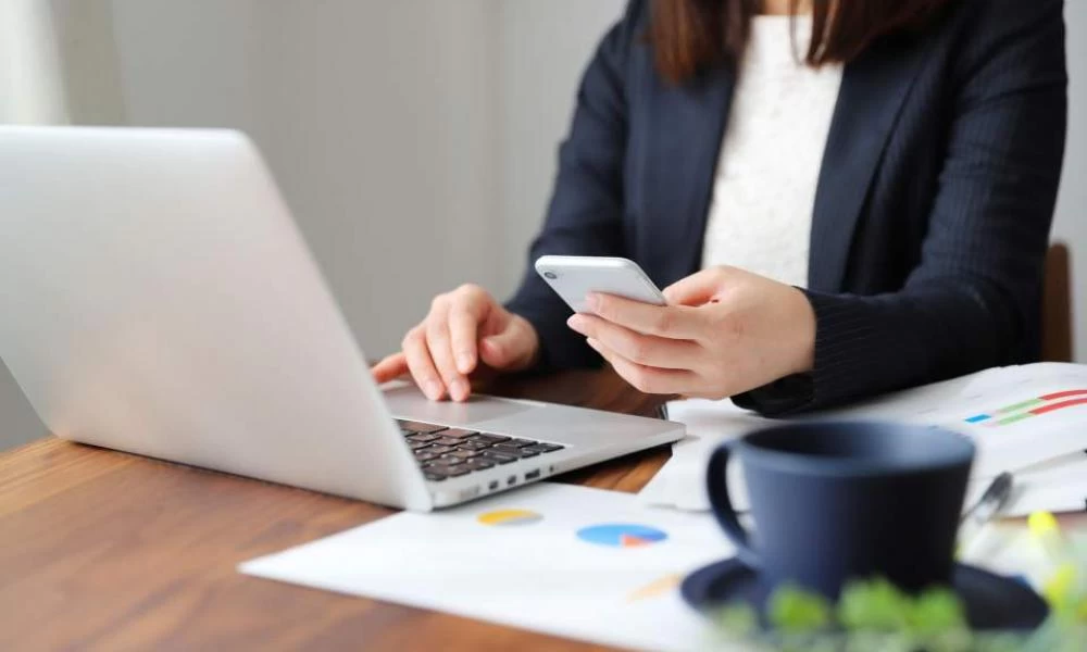 Κορονοϊός: Μονιμοποιούνται τα «έκτακτα» μέτρα όσο και όπου αυξάνονται τα κρούσματα